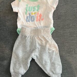 Nike Baby Newborn Outfit